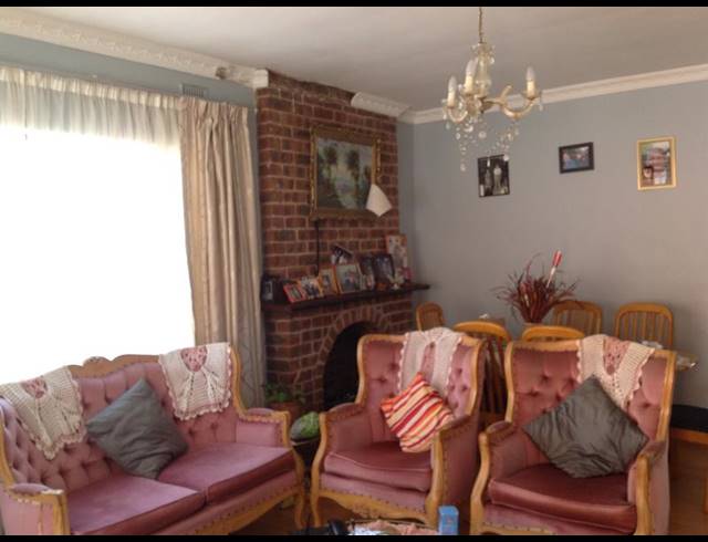 4 BEDROOM HOUSE FOR SALE IN WOODLANDS